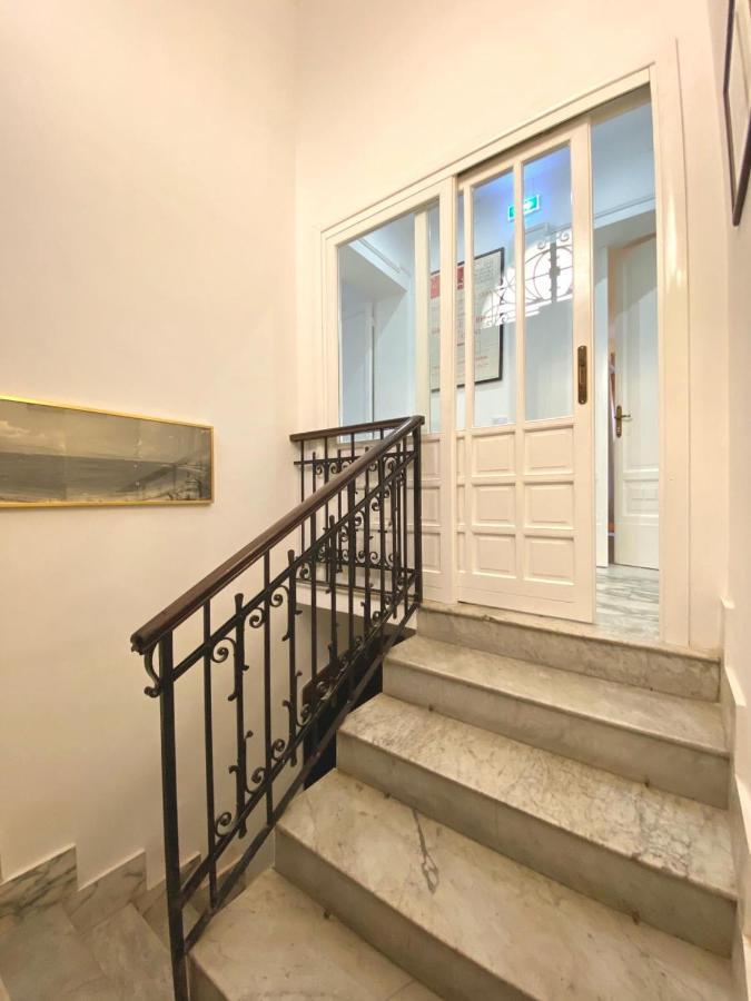 Bed and Breakfast Al Teatro Реджо-ди-Калабрия Экстерьер фото
